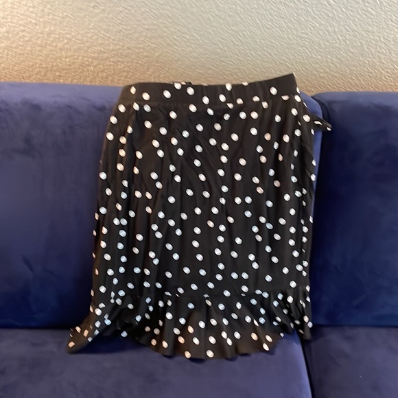 Polka dot skirt with side to bottom ruffle tie - Picture 3 of 6